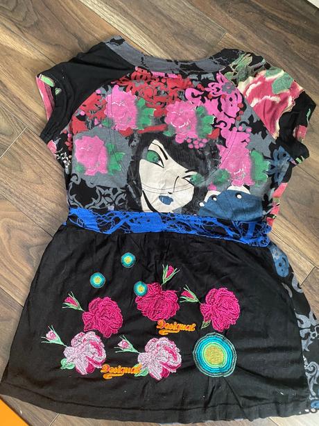 Desigual tričko s krátkym rukávom a výstrihom, desigual,s