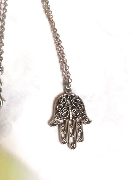 Náhrdelník proti urieknutiu/fatimina ruka, 