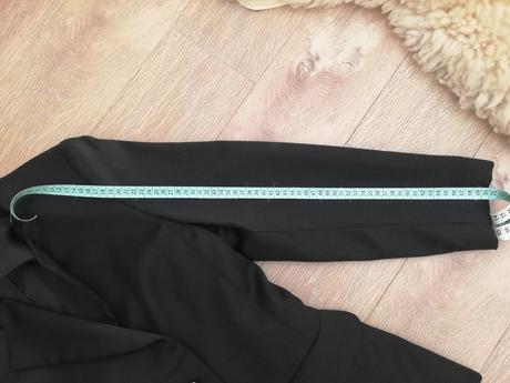 Dámsky kostým nový, l