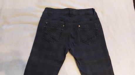 Tmavosede karovane rifle, s