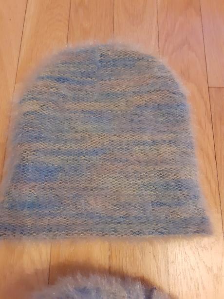 Čiapka a nákrčnik, 