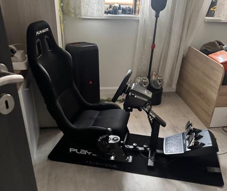 Pretekársky simulátor playseat evolution pro actif, 