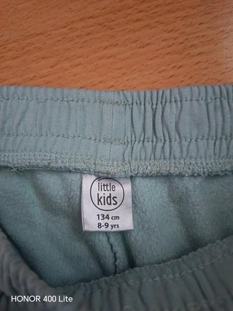 Dievčenské tepláky, 134