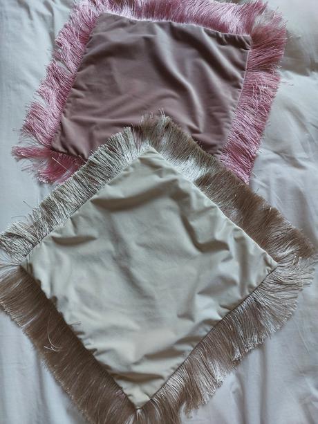 2x luxus zamatova obliecka  krémová a staroruzova, 