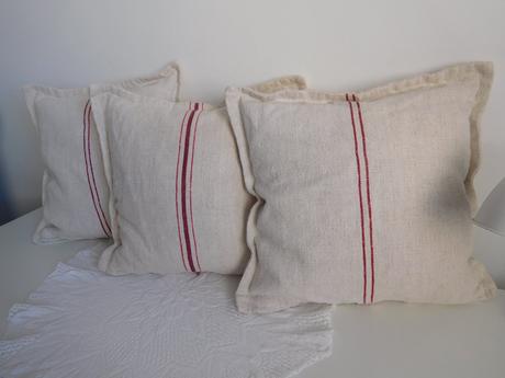 Vankúše menšie , vačšie, podlhovasté,, 