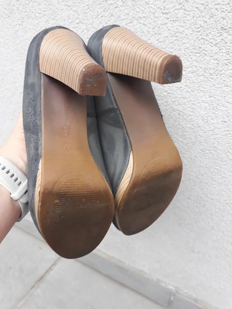 Tmavosede lodicky, 37