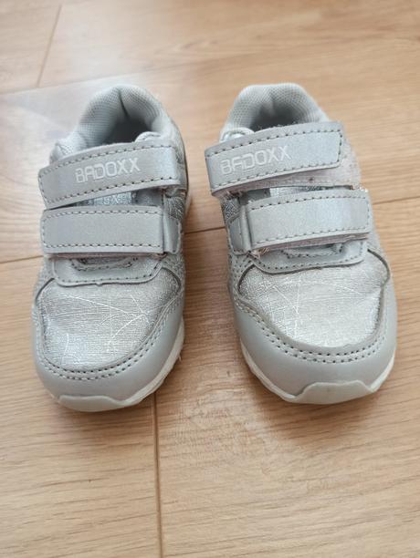 Štýlové tenisky ako adidas, 21