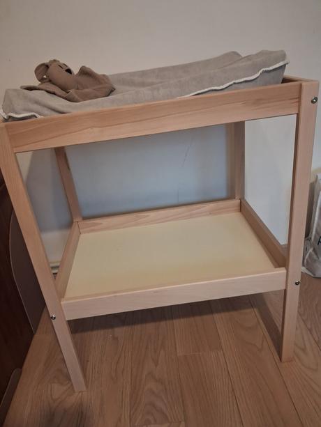 Prebalovaci pult ikea, 