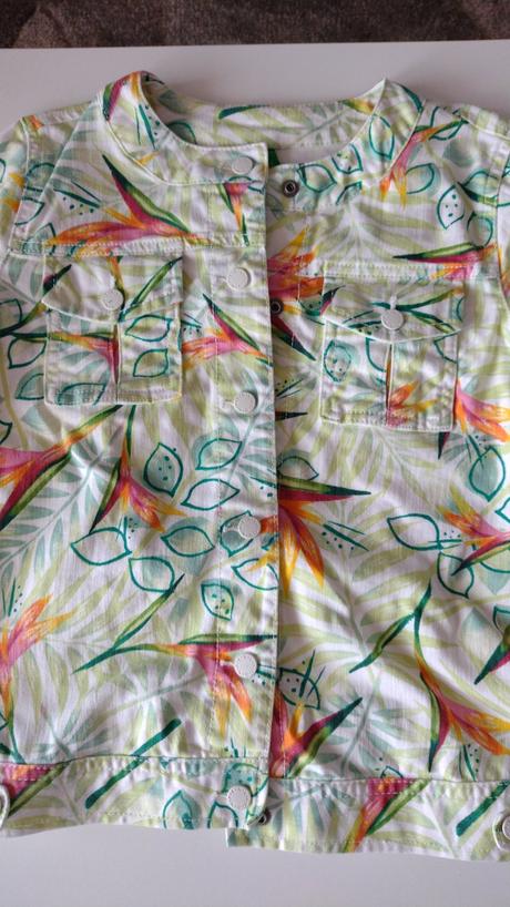 Pestrá bunda, benetton,146