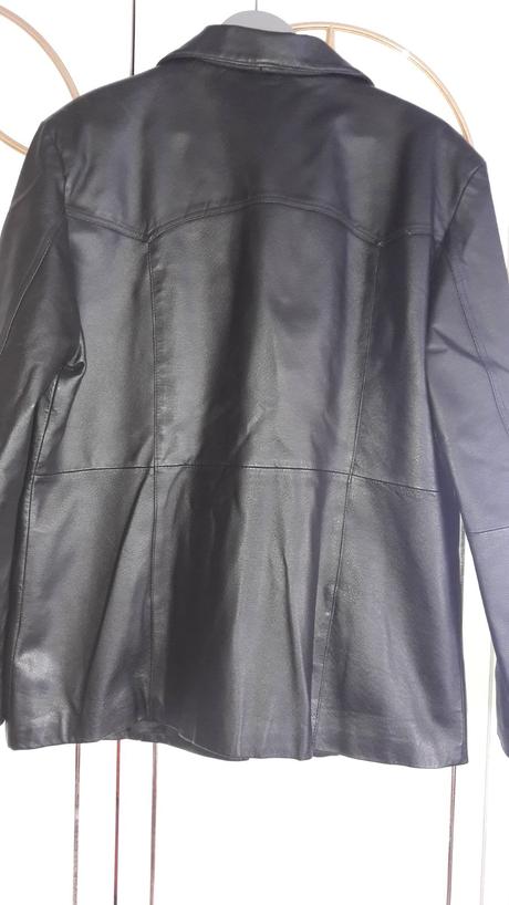 Kožená bunda, 46
