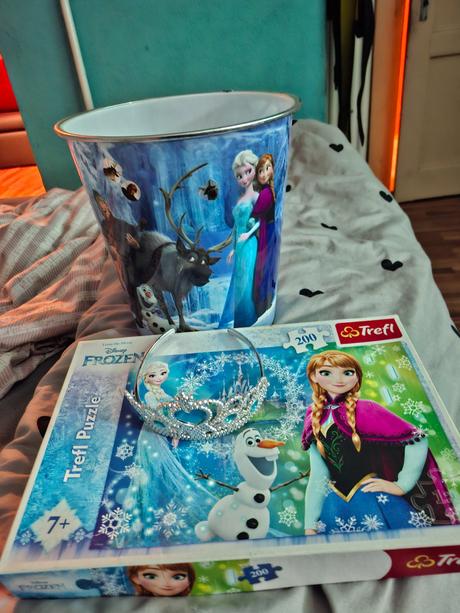 Knižky ,telefóny, hračky, 