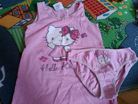 Dievčenský set tielko a gaťky, sanrio,122
