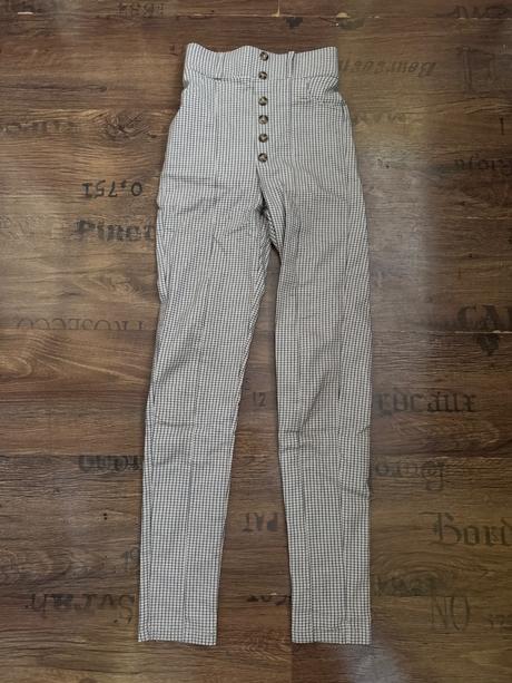Elastické kárované nohavice cropp s vyšším pásom, 32