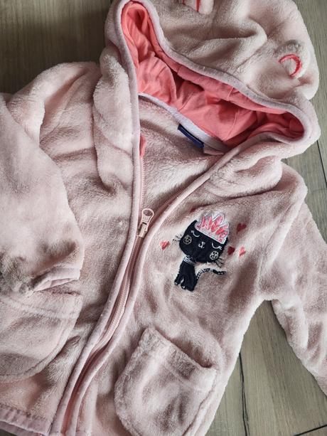 Chlpatá mikinka, 74