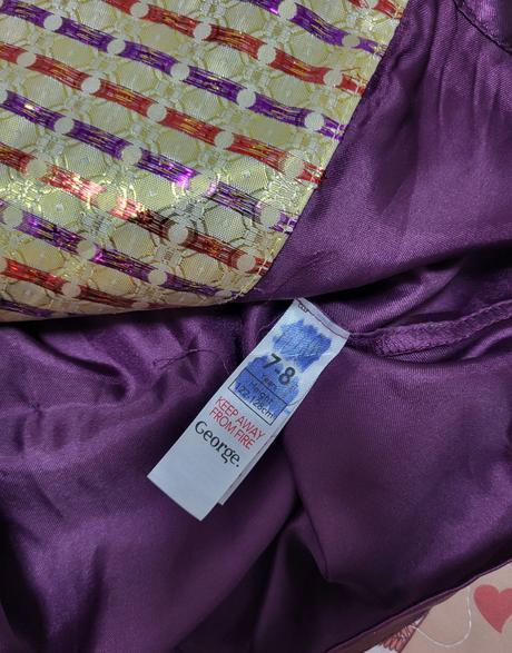 Karnevalové šaty na 7-8 rokov, 