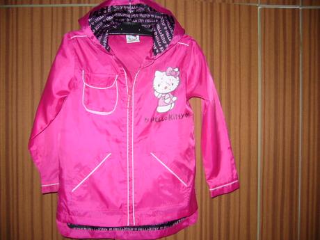 Prechodna vetrovka, sanrio,128