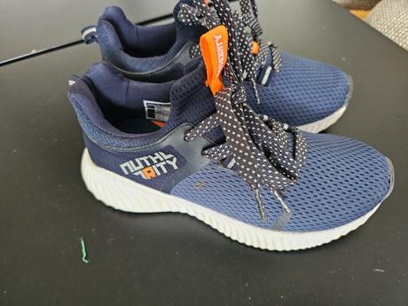 Tenisky, authority,35