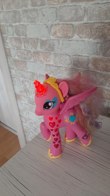 Ponik hovoriaci svietiaci, 