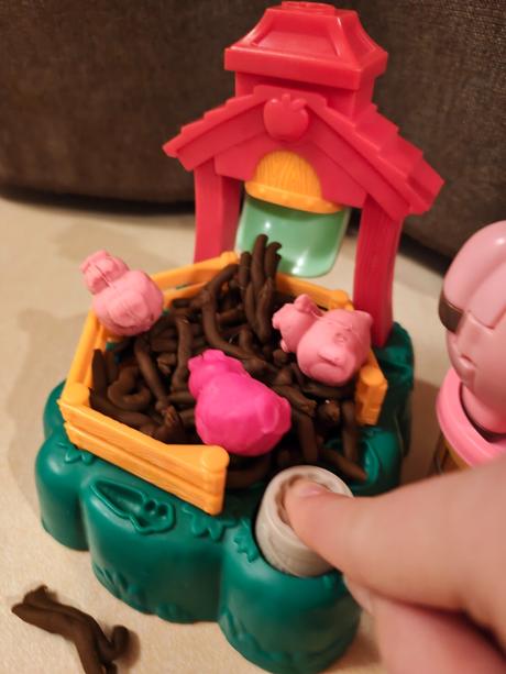 Play-doh farma s prasiatkami, 