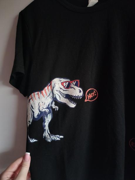 Tričko s dinosaurom, 140