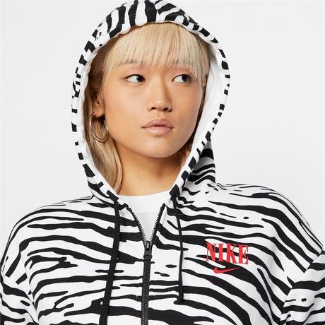 Štýlová mikina značky nike, pc 80 eur, nike