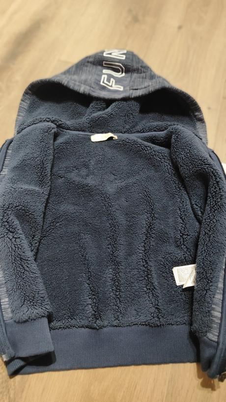 Veľmi teplá mikina, c&a,116