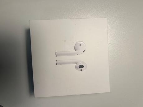 Iphone 11+sluchadla airpods,