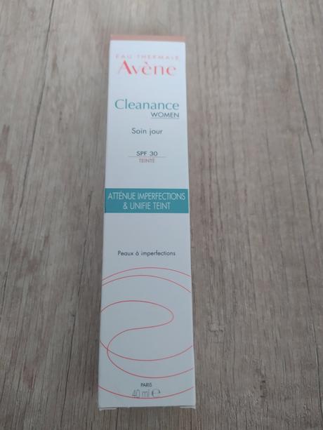 Cleanse women tónovany denný krém, 