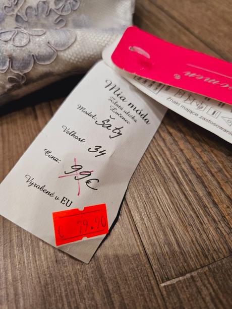 Nove spolocenske saty, s