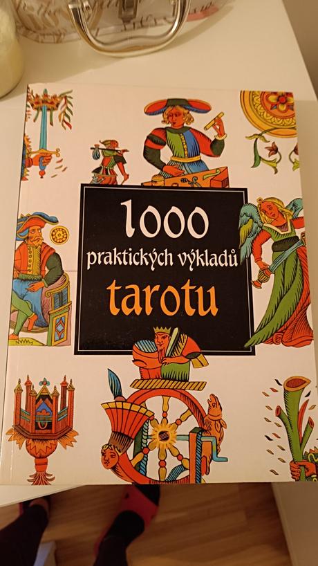 Kniha 1000 tarotu, 