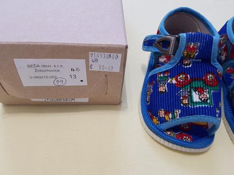 Parkrat obute papucky, beda,19