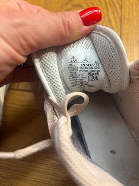 Dievcenske jordany, air jordan,35