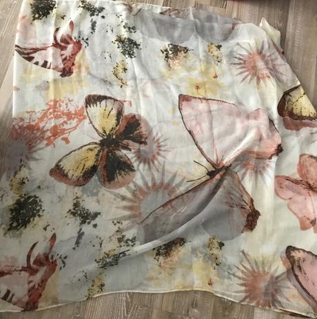 Krásna nová šatka na krk, 