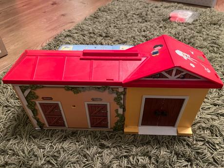 Playmobil 5348 prenosna konska stajna,