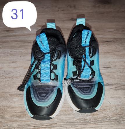 Tenisky, 31