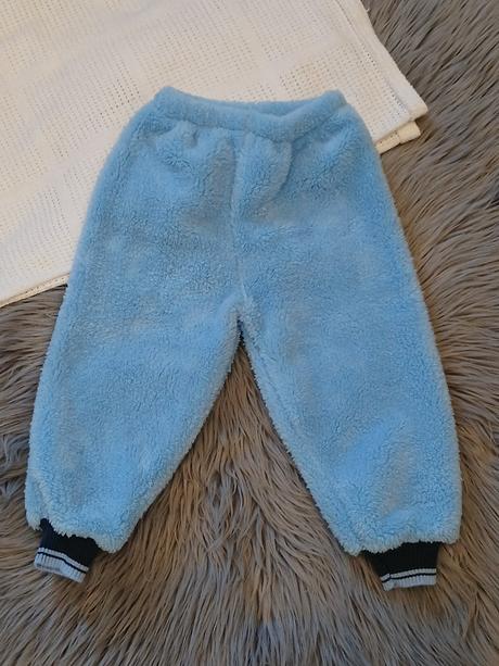 Chlapčenské tepláky huňaté, 86