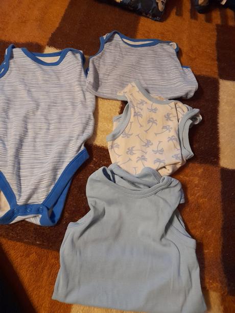 Balík oblečení, 68–80