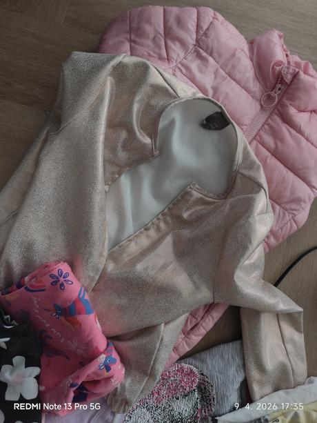 Balík oblečenia na doma, 122–134