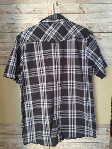 Letná košeľa, authority,l