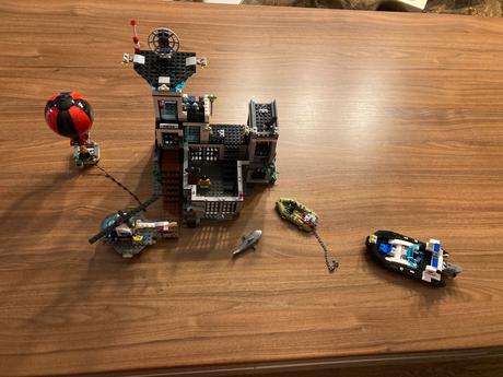 Lego city 60130 väzenský ostrov policie,