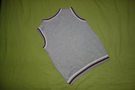 Kompletik nohavic, kosielky a vesticky tu, tu,80