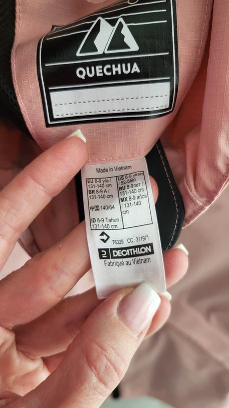 Turistická nepremokavá bunda top stav, quechua,134