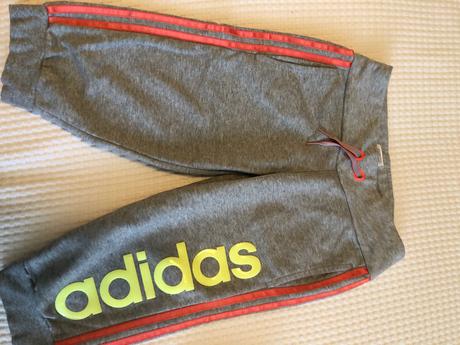 140 adidas 3/4 tepláky pre dvojičky, 140