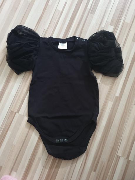 Bornie body s puff rukávmi, 86