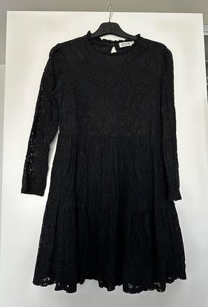 Čierne čipkované šaty s dlhým rukávom, l