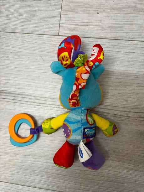 Playgro - závesná žirafa s hryzátkami, 