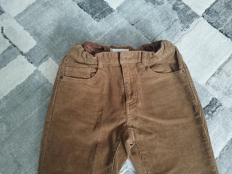 Menžestrove nohavice, zara,140