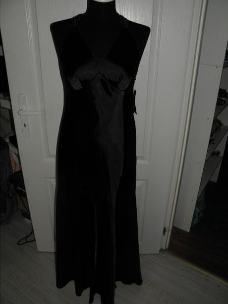 Spoločenske šatičky, 38