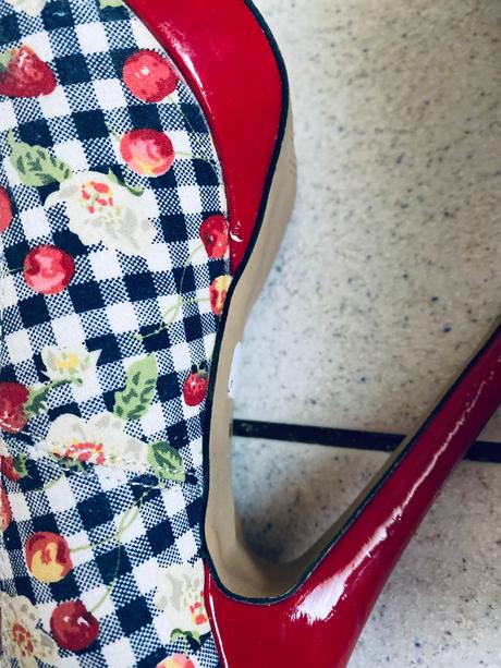 Lodičky retro 37 pin up girl, 37