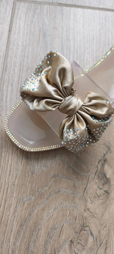 Kamienkové šľapky, 38